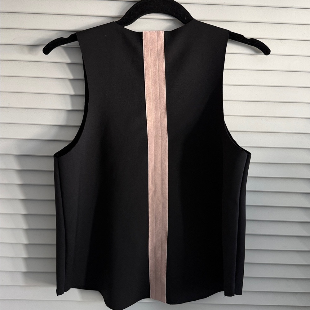 KORAL x SoulCycle  (S) lightweight neoprene athleisure top. NEW
